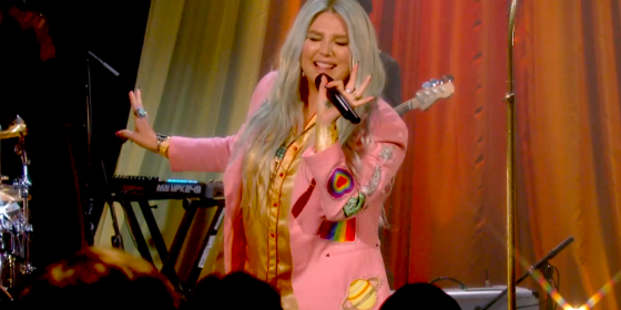 Kesha knows how to put on a show