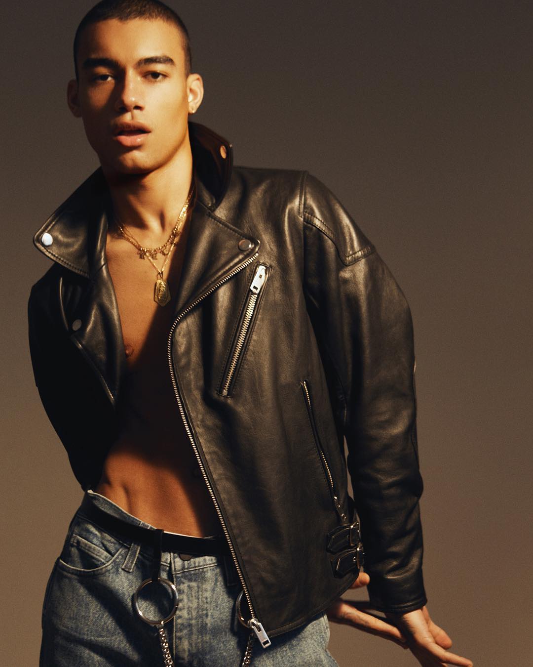 '🌻🌻🌻🌻🌻🌻🌻 shot by @smiggi styled by @kamranrajput' | Photo: Instagram @reeceking_