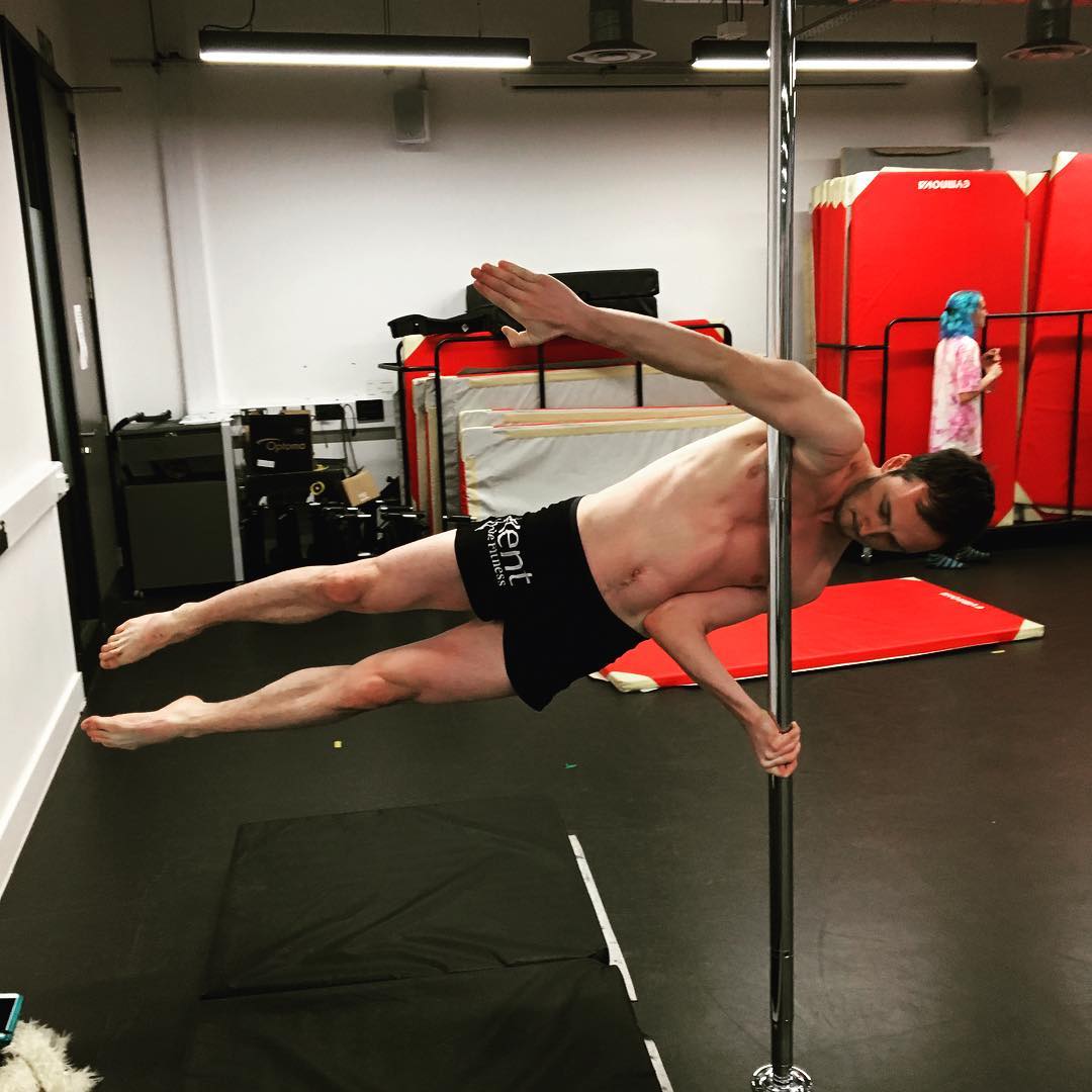 Will takes part in regular pole fit classes | Photo: @shillibier