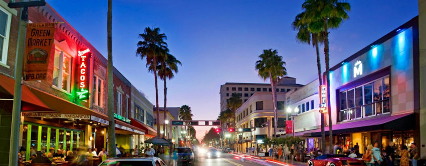 Delray Beach at night | Discover the Palm Beaches