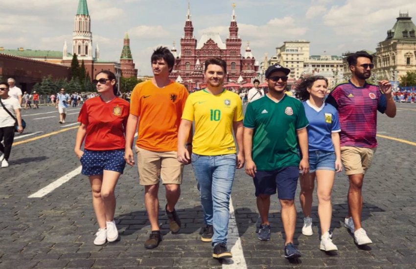 The Hidden Flag take to the streets of Moscow (Photo: http://thehiddenflag.org/)