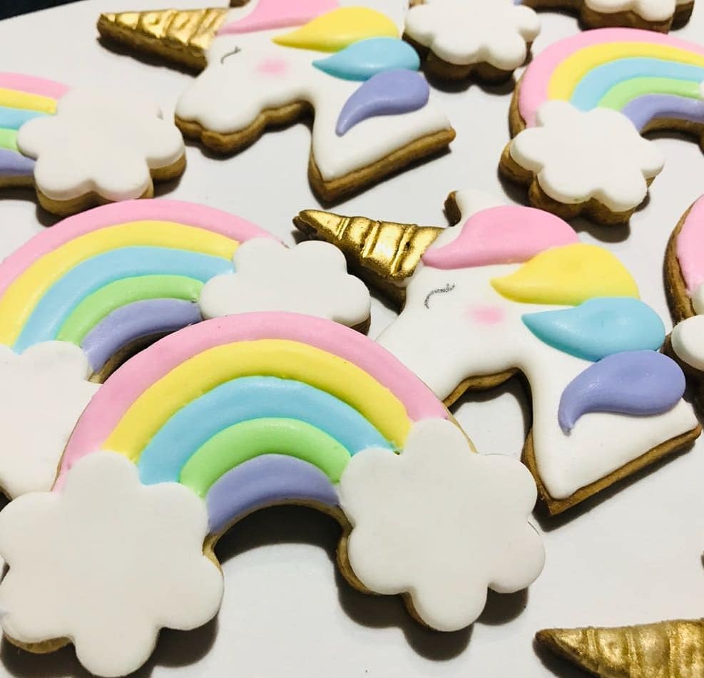 YUMYUM – Unicorn and rainbow cookies | Photo: Instagram @hola.pastel